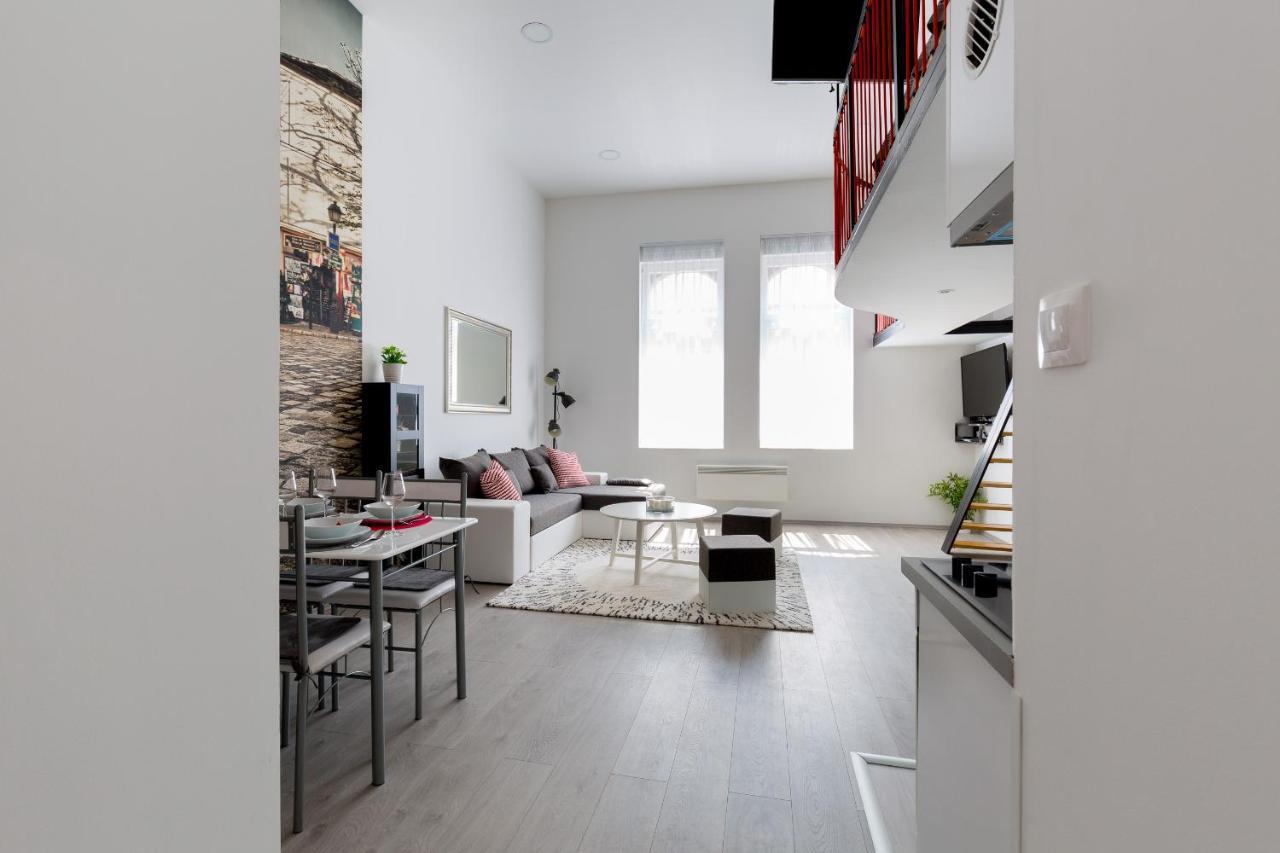 Apartman Cobblestone Quarters With A Wave Of Colour *